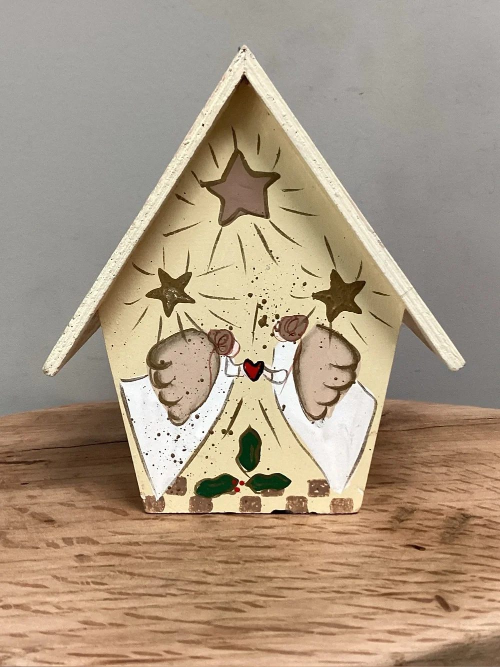🔴 Beautiful Solid Wood Crafted Birdhouse - Hand Painted - Peace / Love / Joy